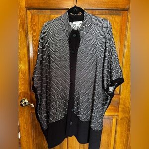 Liz Claiborne Sweater Poncho L/XL